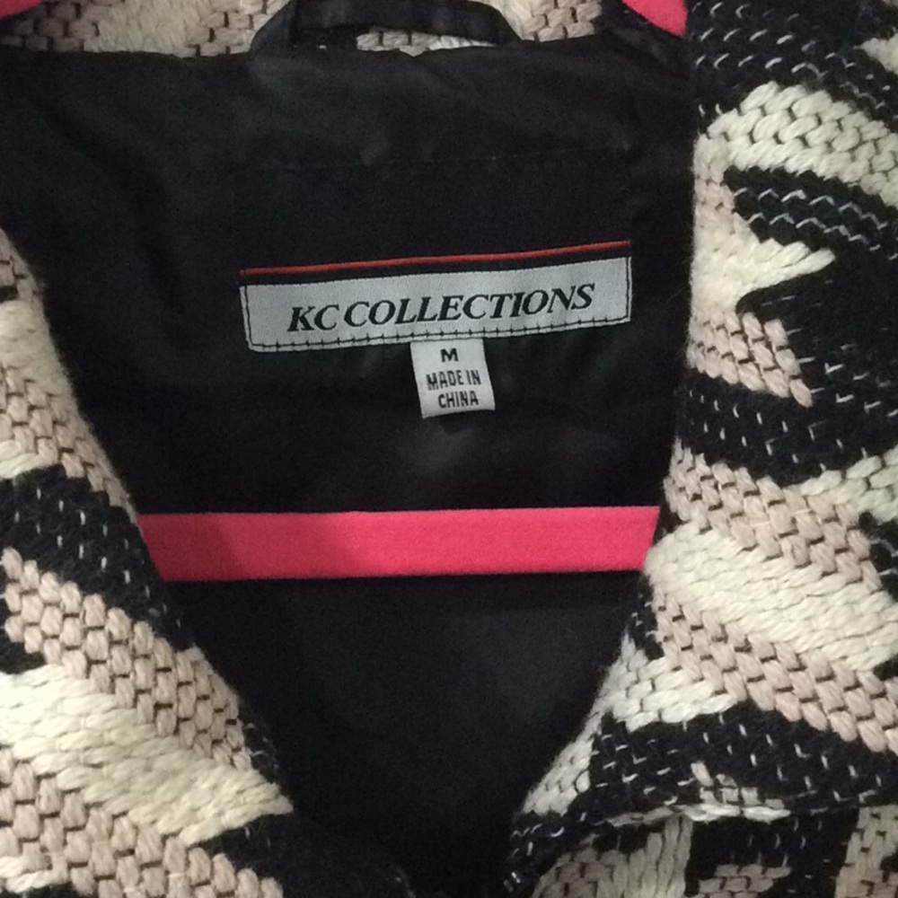 Like new houndstooth coat - Picture 2 of 7